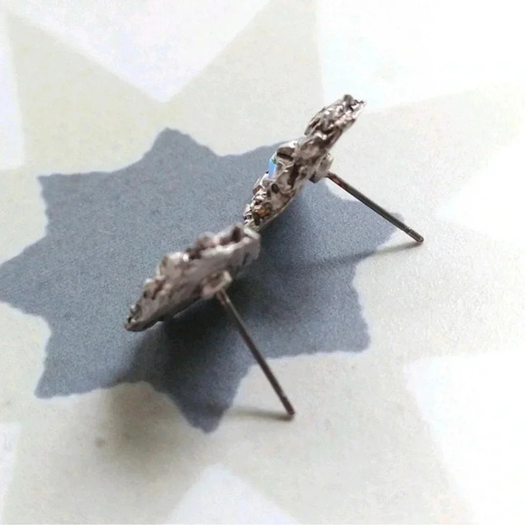 Crystal Stud Earrings Silver Iridescent - Picture 12 of 12